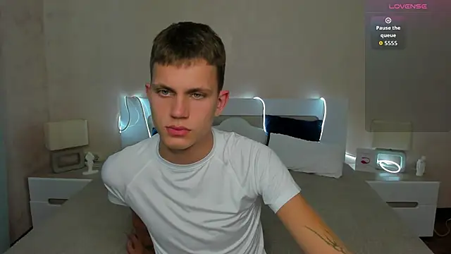 m0neyken online show from July 10, 2026, 3:00 am