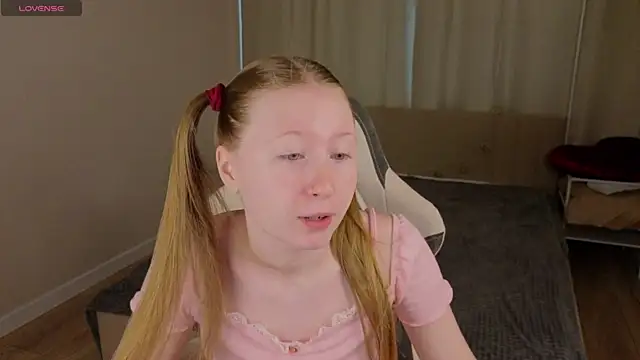 Snapshot of LiliTiny chatting on July 11, 2026, 1:30 am LiliTiny online show from July 11, 2026, 1:30 am