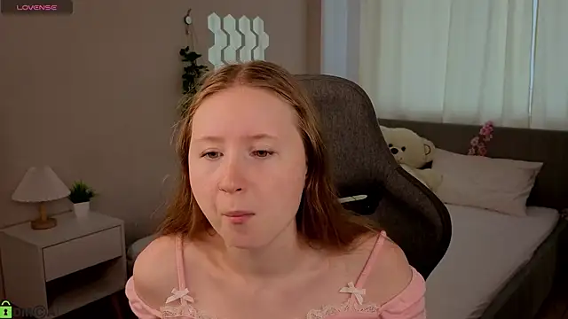 Snapshot of LiliTiny chatting on July 18, 2026, 2:16 am LiliTiny online show from July 18, 2026, 2:16 am