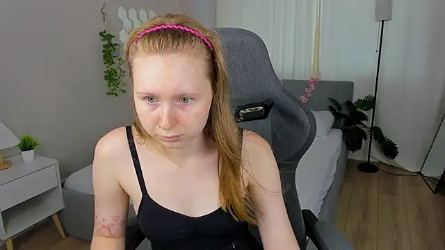 Snapshot of LiliTiny chatting on August 1, 2026, 1:16 am LiliTiny online show from August 1, 2026, 1:16 am