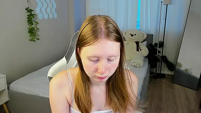 Snapshot of LiliTiny chatting on August 6, 2026, 1:18 am LiliTiny online show from August 6, 2026, 1:18 am