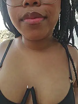 Snapshot of Alexandra_Jaramillo chatting on June 21, 2026, 12:30 pm Alexandra Jaramillo online show from June 21, 2026, 12:30 pm