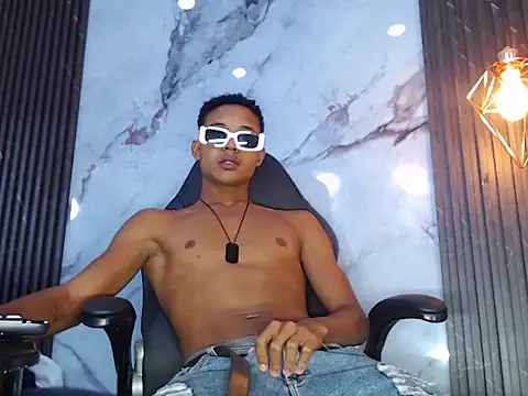 RafaelVander online show from July 8, 2026, 3:11 am