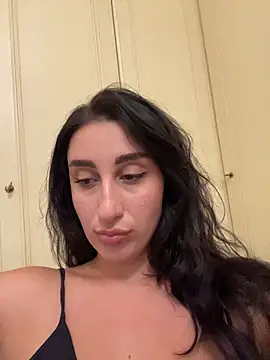 Snapshot of _Elina_ chatting on June 23, 2026, 10:35 am Elina online show from June 23, 2026, 10:35 am