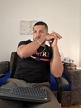 Snapshot of BrunoSilva_ chatting on July 31, 2026, 11:31 am BrunoSilva online show from July 31, 2026, 11:31 am