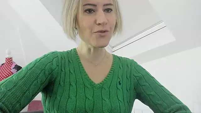 Snapshot of Ssoniaaa chatting on February 14, 2025, 2:02 pm Ssoniaaa online show from February 14, 2025, 2:02 pm