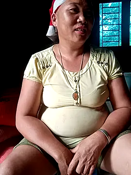 Snapshot of NyloveSquirt chatting on July 9, 2026, 8:40 am NyloveSquirt online show from July 9, 2026, 8:40 am