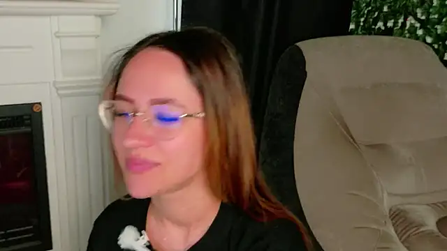 Snapshot of Nicole_Bliss chatting on July 7, 2026, 6:47 am Nicole Bliss online show from July 7, 2026, 6:47 am