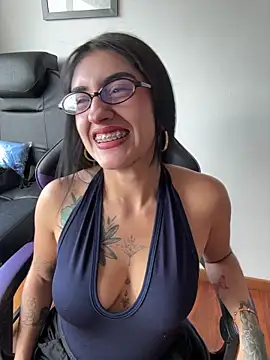 Snapshot of JennaNovva chatting on July 28, 2026, 4:05 pm JennaNovva online show from July 28, 2026, 4:05 pm