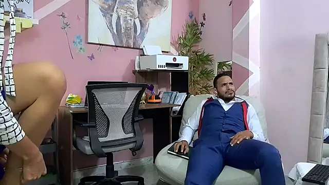 Pineappleflipped online show from July 16, 2026, 3:45 am