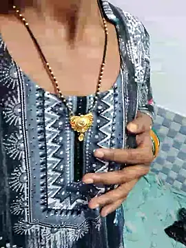 Queen nishu03 online show from June 29, 2026, 4:18 pm