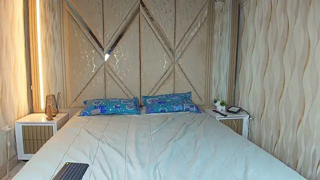 Snapshot of Twinfire_zeus chatting on July 18, 2026, 7:12 am Twinfire zeus online show from July 18, 2026, 7:12 am