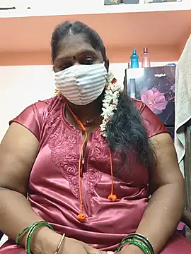 Snapshot of yalini1431 chatting on August 4, 2026, 7:49 pm yalini1431 online show from August 4, 2026, 7:49 pm