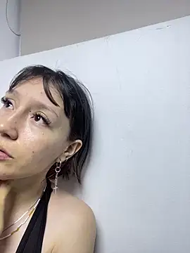 im lizzy17 online show from June 30, 2026, 4:35 am