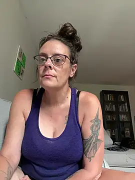 Snapshot of MatildaJane5 chatting on July 10, 2026, 3:25 pm MatildaJane5 online show from July 10, 2026, 3:25 pm