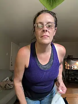 Snapshot of MatildaJane5 chatting on July 13, 2026, 4:32 pm MatildaJane5 online show from July 13, 2026, 4:32 pm