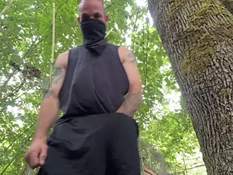 Snapshot of Ronbastard chatting on June 28, 2026, 10:27 pm Ronbastard online show from June 28, 2026, 10:27 pm