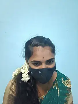 Snapshot of Megavarthinii chatting on July 13, 2026, 4:43 pm Megavarthinii online show from July 13, 2026, 4:43 pm
