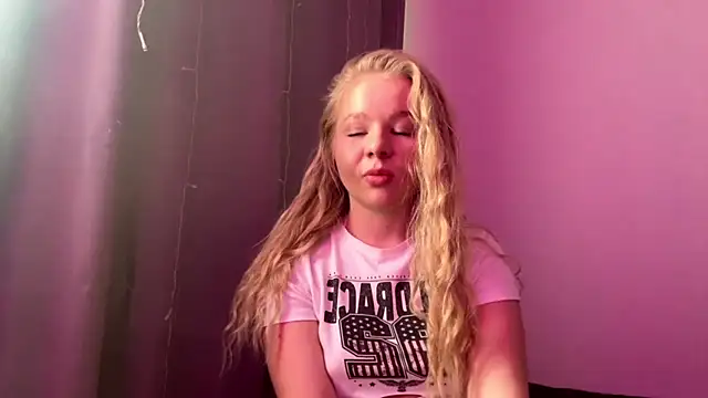 BrianaJess online show from June 26, 2026, 2:10 pm