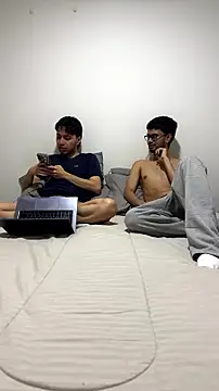 Snapshot of midnight-guys chatting on July 5, 2026, 4:41 am midnight-guys online show from July 5, 2026, 4:41 am