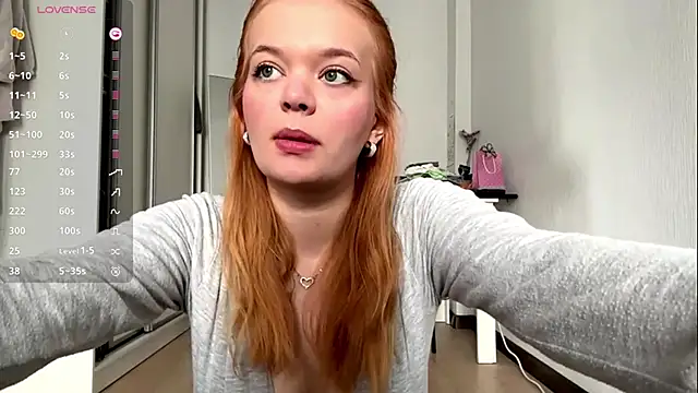 ellyclacher online show from June 29, 2026, 8:20 am