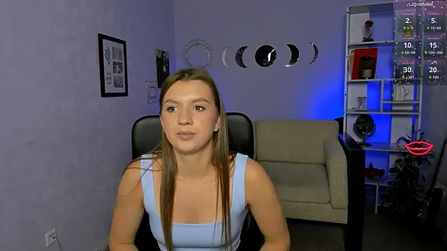 Snapshot of bloom_night chatting on July 17, 2026, 11:17 am bloom night online show from July 17, 2026, 11:17 am