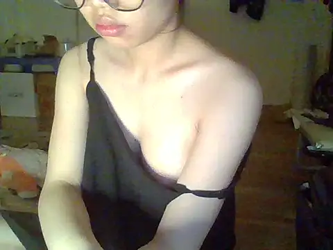 Bonnie-ee online show from June 27, 2026, 2:01 pm
