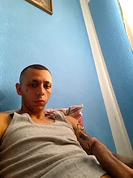 Snapshot of Richard200322 chatting on July 19, 2026, 5:22 am Richard200322 online show from July 19, 2026, 5:22 am