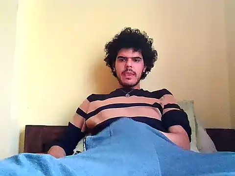 Snapshot of Hectorssuarez chatting on July 1, 2026, 6:07 pm Hectorssuarez online show from July 1, 2026, 6:07 pm