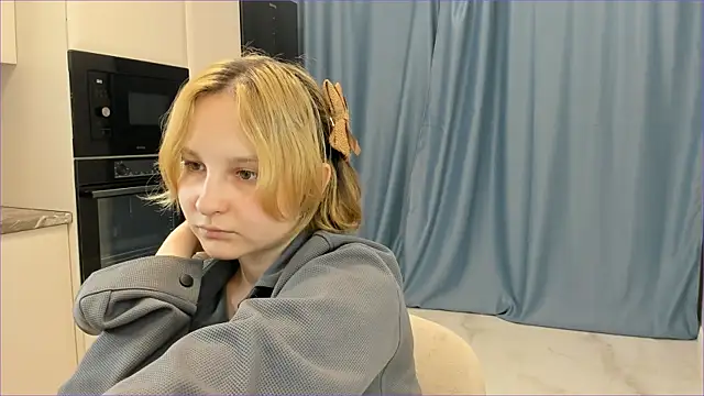 Snapshot of TatyanaBoeri chatting on July 2, 2026, 6:58 pm TatyanaBoeri online show from July 2, 2026, 6:58 pm