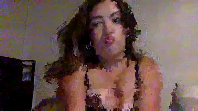 Snapshot of v1oletlyes chatting on July 6, 2026, 5:26 pm v1oletlyes online show from July 6, 2026, 5:26 pm