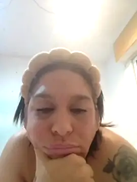 Snapshot of Charimorena chatting on July 16, 2026, 6:14 pm Charimorena online show from July 16, 2026, 6:14 pm