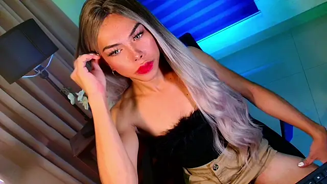 Snapshot of sweetcindycum chatting on July 15, 2026, 7:35 am sweetcindycum online show from July 15, 2026, 7:35 am
