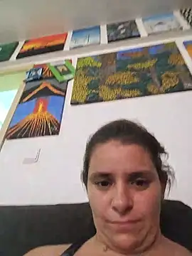 Snapshot of SolLua942871 chatting on July 5, 2026, 10:39 pm SolLua942871 online show from July 5, 2026, 10:39 pm
