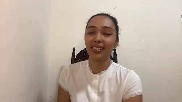 Snapshot of FlorettaBuhl chatting on July 3, 2026, 1:17 pm FlorettaBuhl online show from July 3, 2026, 1:17 pm