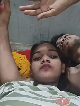 Snapshot of Horny_Couple-23 chatting on July 1, 2026, 8:05 am Horny Couple-23 online show from July 1, 2026, 8:05 am