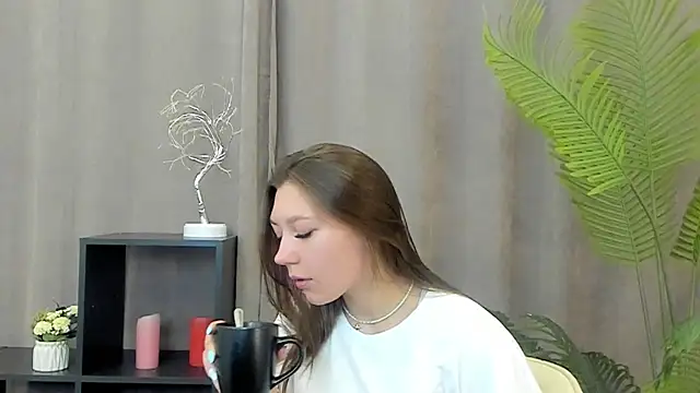 Snapshot of CarlitaThomley chatting on July 3, 2026, 10:21 am CarlitaThomley online show from July 3, 2026, 10:21 am