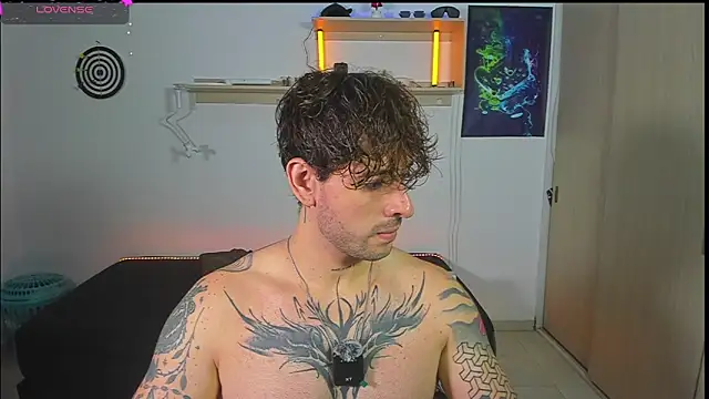 Snapshot of ARES_TATTO chatting on July 9, 2026, 2:21 pm ARES TATTO online show from July 9, 2026, 2:21 pm