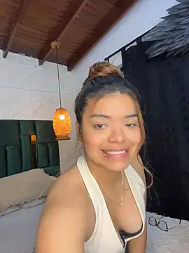 Snapshot of mia_castano chatting on July 12, 2026, 11:01 am mia castano online show from July 12, 2026, 11:01 am