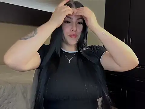 Snapshot of itsLucia_ chatting on July 16, 2026, 1:00 am itsLucia online show from July 16, 2026, 1:00 am