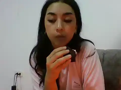 Snapshot of Kaia_Bloom chatting on July 3, 2026, 2:18 am Kaia Bloom online show from July 3, 2026, 2:18 am