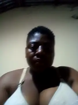 Snapshot of mwende_1 chatting on July 4, 2026, 4:40 am mwende 1 online show from July 4, 2026, 4:40 am