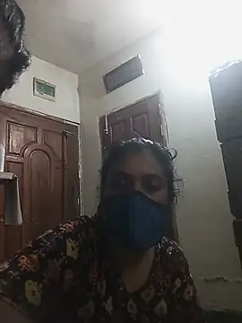 Snapshot of Moyna_52 chatting on July 3, 2026, 9:05 am Moyna 52 online show from July 3, 2026, 9:05 am