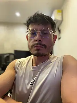 Snapshot of andrewlopezz chatting on July 12, 2026, 8:11 pm andrewlopezz online show from July 12, 2026, 8:11 pm