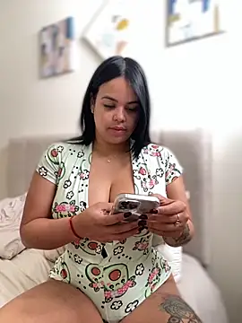 AliceStarshine online show from October 22, 2025, 1:11 pm