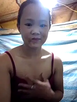 Snapshot of Hanhphuc_x chatting on July 4, 2026, 9:43 pm Hanhphuc x online show from July 4, 2026, 9:43 pm