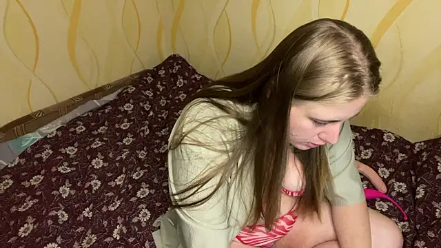 Snapshot of alina_bels chatting on July 4, 2026, 7:53 pm alina bels online show from July 4, 2026, 7:53 pm