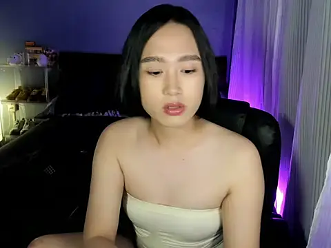 Snapshot of why_notcoconut chatting on July 7, 2026, 2:43 pm why notcoconut online show from July 7, 2026, 2:43 pm