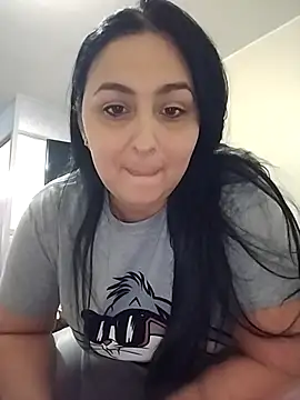 valeria1883 online show from July 4, 2026, 8:37 pm