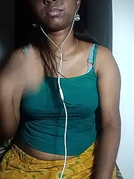 Snapshot of Monika-Beauty chatting on July 23, 2026, 6:39 pm Monika-Beauty online show from July 23, 2026, 6:39 pm